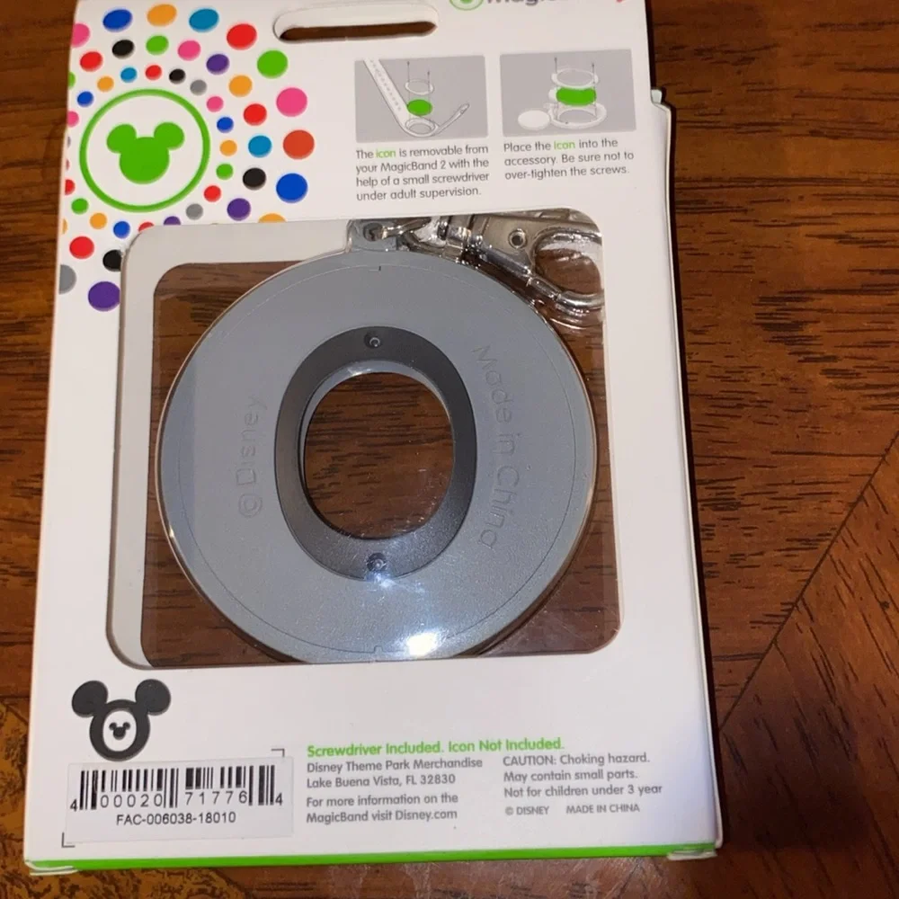 Magic keeper keychain holder for magic band middle pucks